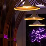 فندق Bella &