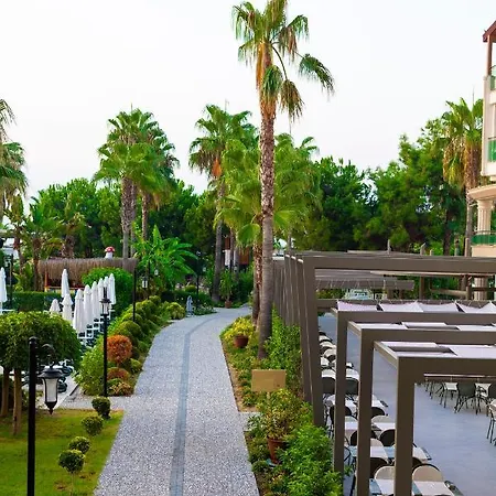 Bella & Hotel Side