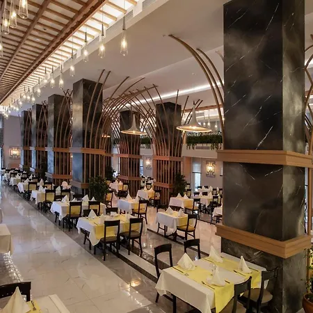 Hotel Bella &